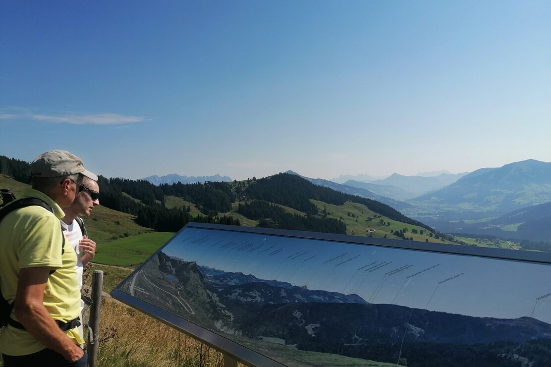 Wildschönau Tourismus Holzalm Gipfelpanorama Gewi.jpg