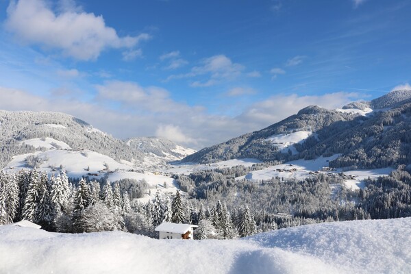 Blick auf Oberau Wildschönau Winter 2  Rechte Wild